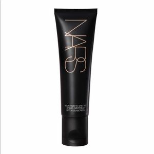 ❣️New NARS VELVET MATTE SKIN TINT SPF 30❣️